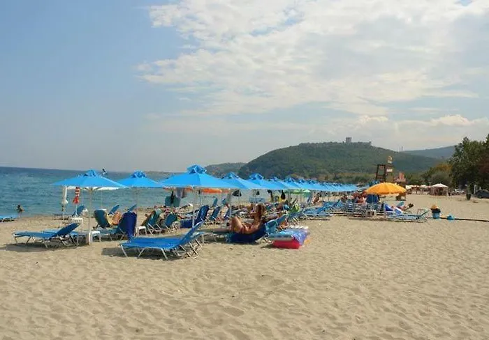 Afroditi Paralia Panteleimonos